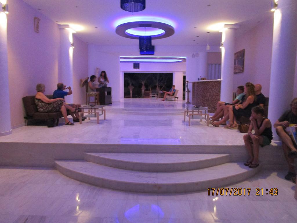 Saint Konstantin Beach Apartments Stegna Esterno foto